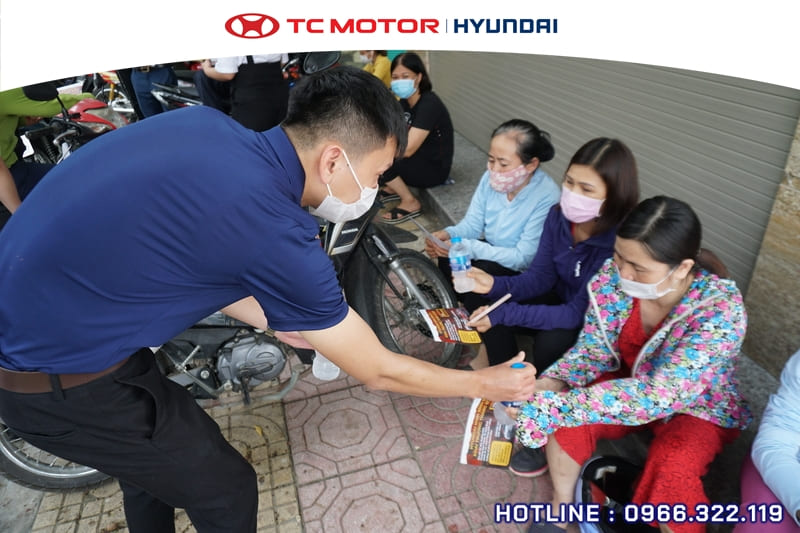 Hyundai Ninh Binh tiep suc mua thi 2021 tại THPT Chuyên Lương Văn Tụy