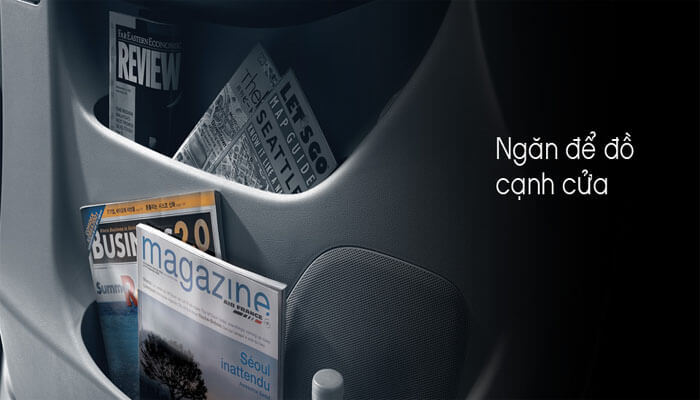 ngăn để đồ cạnh cửa